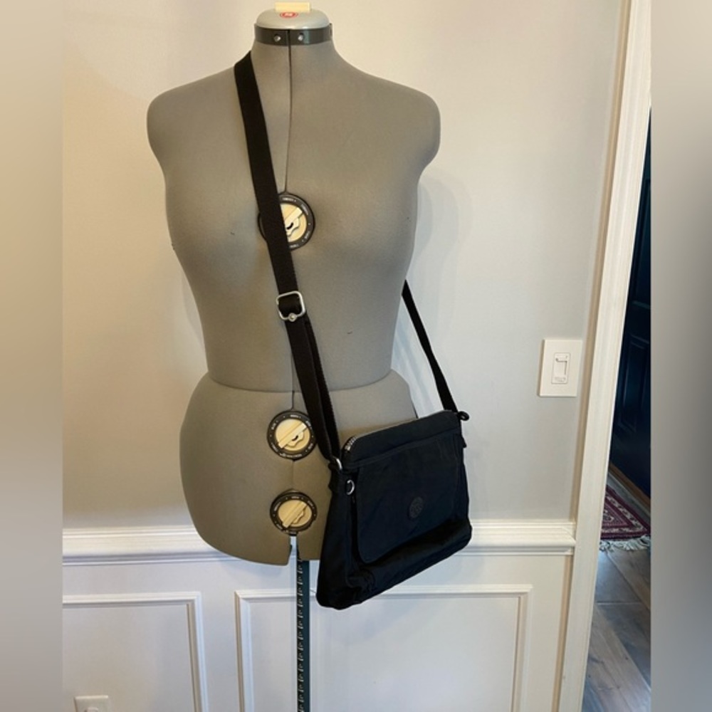 Kipling crossbody